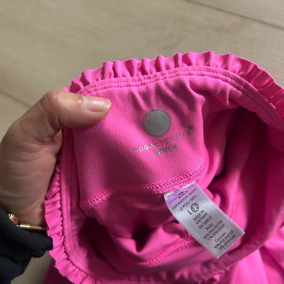 Yogalicious kids Vibrant Pink Skater Skirt size 12 - Picture 3 of 3